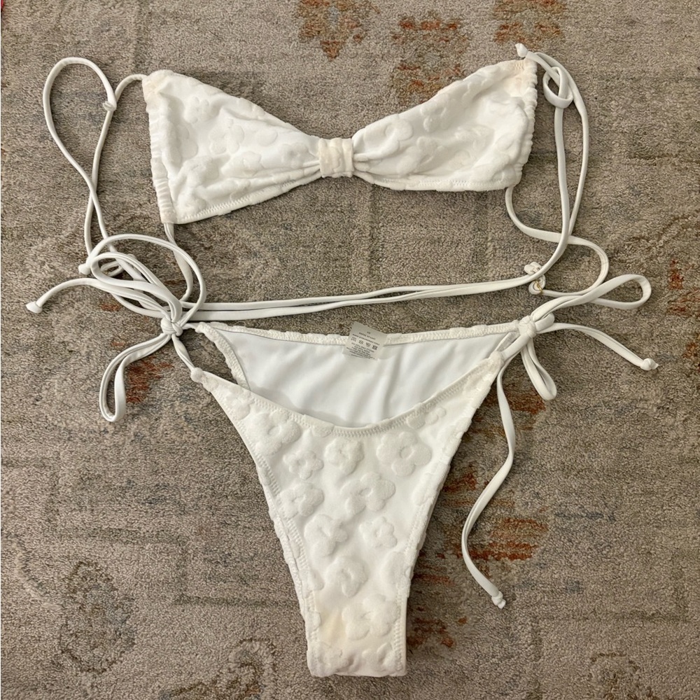 White Textured Bikini Set - Picture 2 of 3